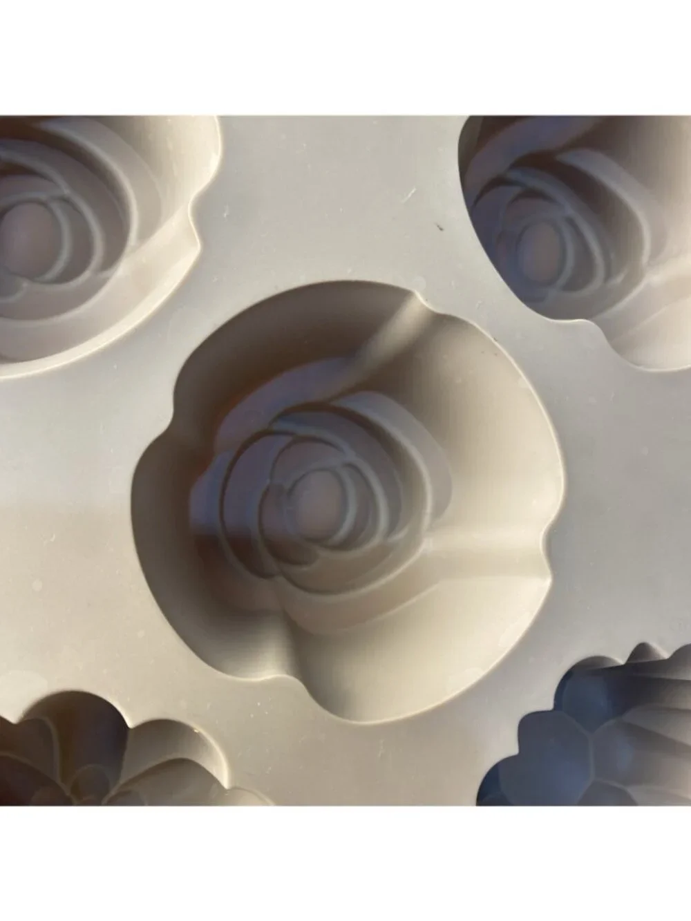 Pampered Chef Silicone Bakeware Floral Cupcake Pan Item #1613